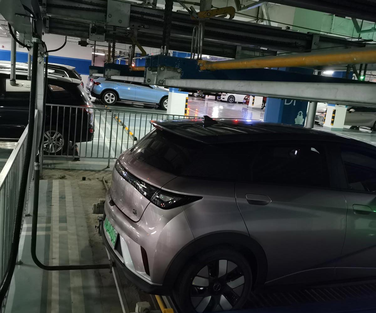 雁塔立體車庫采用人性化設(shè)計保證駕駛員方便